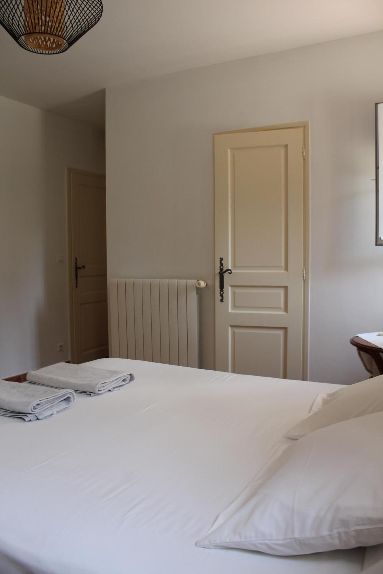 르토로네 Bastide Saint Bernard B&B 외부 사진